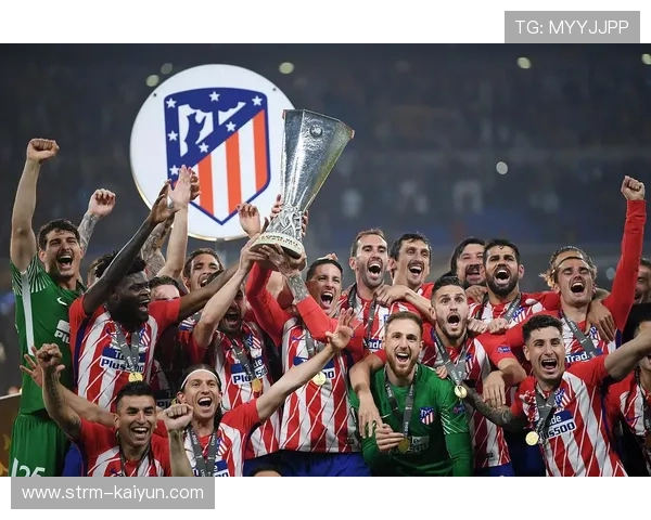 那不勒斯0-2负于本菲卡，欧冠出线形势严峻