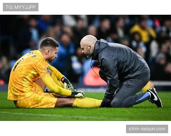 门将出糅，维卡里奥出击失误，但对方前锋将空门打高